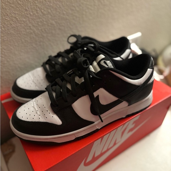 Men Nike Panda Dunks - Picture 2 of 5